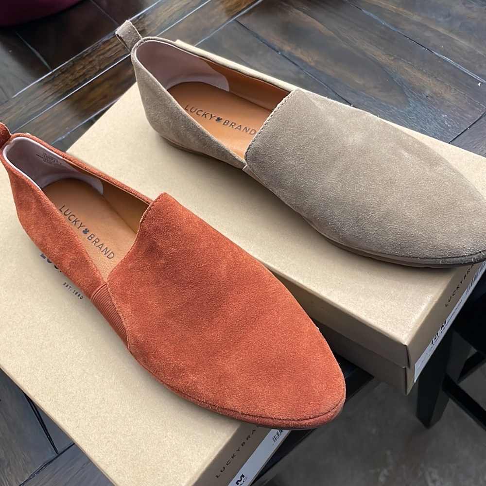 2 pairs of Women’s Luckybrand Flats size 10.